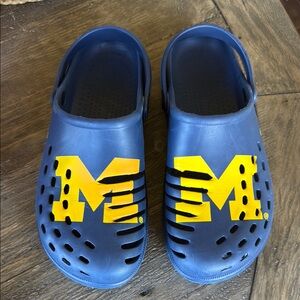 FOCO BRAND “M” clogs navy yellow Size 11/12 Men’s College Gardening Beach Water